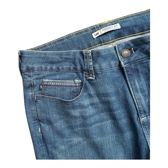 LEE Womens Petite Size 16P Perfect Fit Just Below Waist Blue Jeans 28.5" Inseam - Picture 5 of 8
